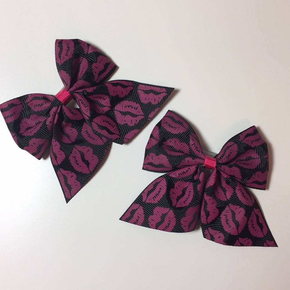 LOWEST PRICE - Medium Sized Grosgrain Ribbon Kiss 💋 Hair Bows